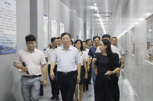 Professor Qian Feng and his party visit the WG Tech Research Guide